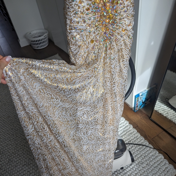 La Femme prom dress size 0 - Picture 2 of 7